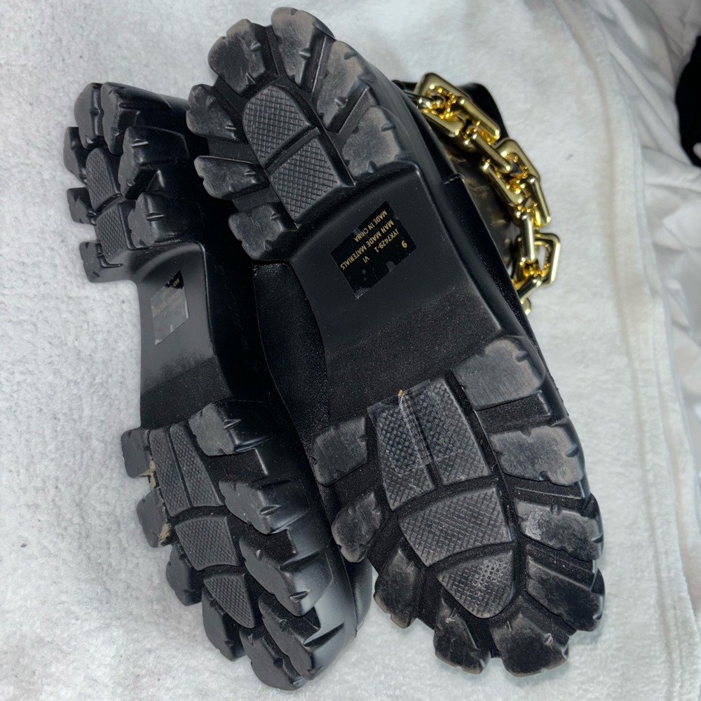 Chunky Chain Booties - Picture 4 of 4